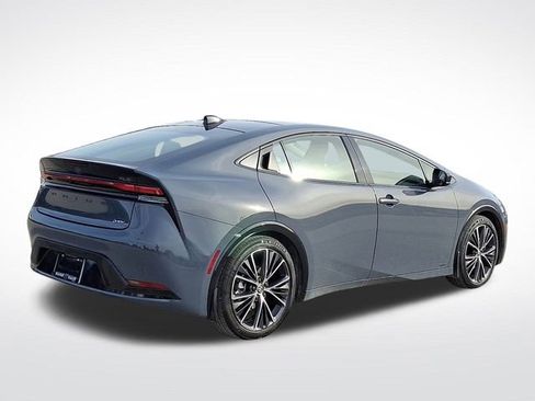 Used 2024 Toyota Prius XLE image 6