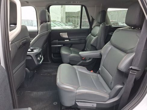 Used 2025 Ford Expedition Active AWD/4WD image 10