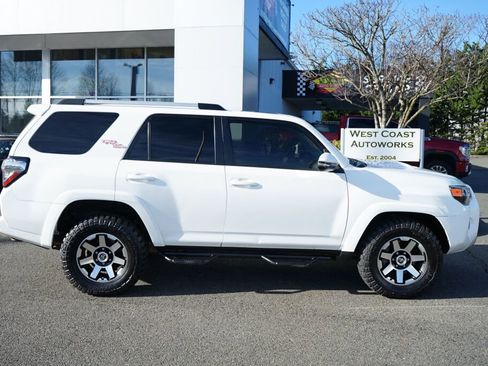 Used 2018 Toyota 4Runner TRD Off-Road image 6
