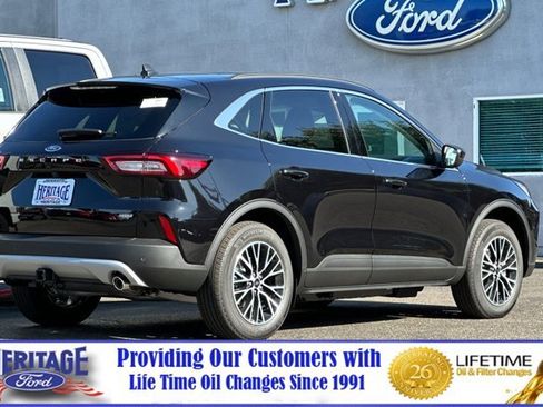 New 2025 Ford Escape SE w/ Class II Trailer Tow Package image 4