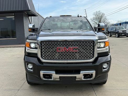 Used 2016 GMC Sierra 2500 Denali w/ Duramax Plus Package AWD/4WD image 21