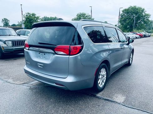 Used 2021 Chrysler Voyager Lxi FWD image 6