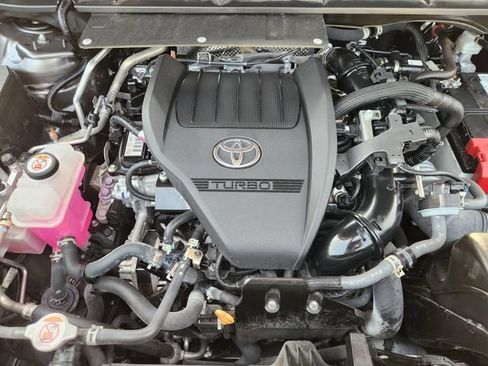 Used 2023 Toyota Highlander XLE FWD image 22