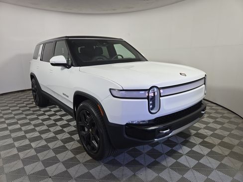 Used 2024 Rivian R1S Adventure AWD/4WD image 7