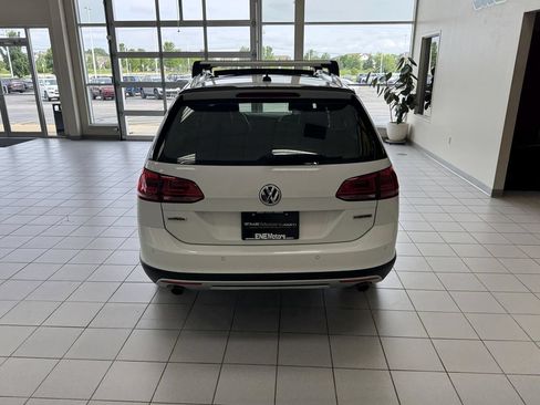 Used 2017 Volkswagen Golf Alltrack SE AWD/4WD image 5