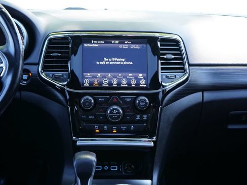 Used 2019 Jeep Grand Cherokee Altitude AWD/4WD image 23