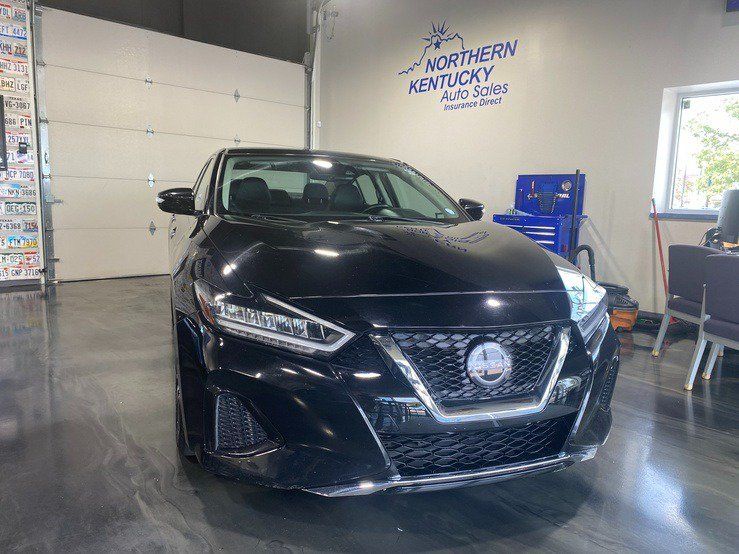 Used 2023 Nissan Maxima SV w/ Floor Mat Group FWD image 2