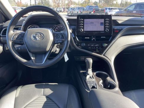 Used 2024 Toyota Camry SE image 15