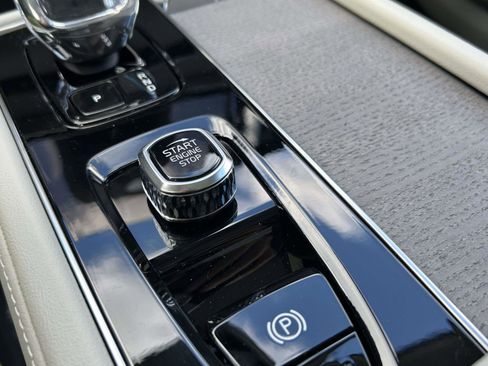 New 2026 Volvo XC90 B6 Ultra image 28