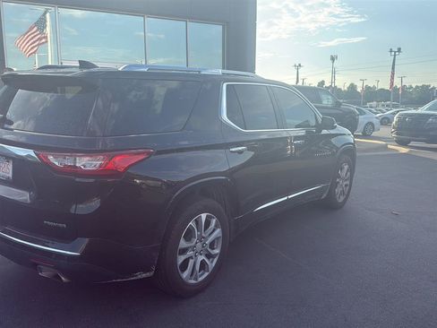 Used 2020 Chevrolet Traverse Premier FWD image 9