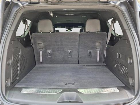 Used 2022 Chevrolet Suburban RST RWD image 6