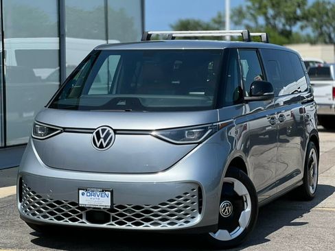 Used 2025 Volkswagen ID. Buzz Pro S RWD image 29