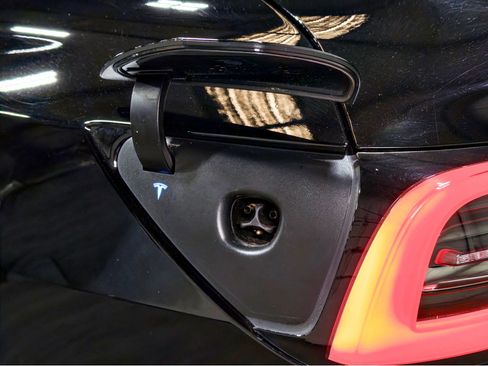 Used 2022 Tesla Model 3 Long Range image 5