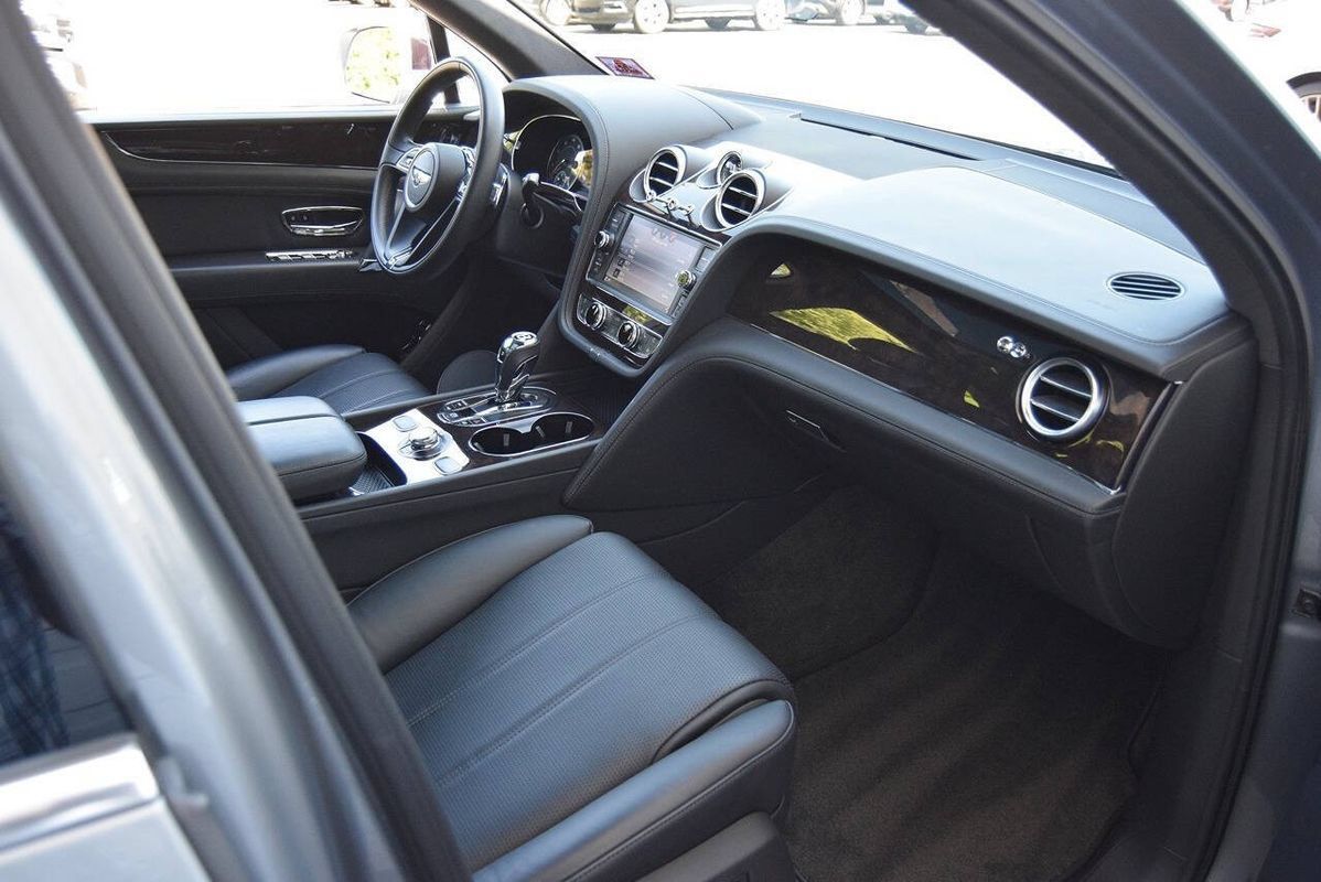 Used 2019 Bentley Bentayga AWD/4WD image 24