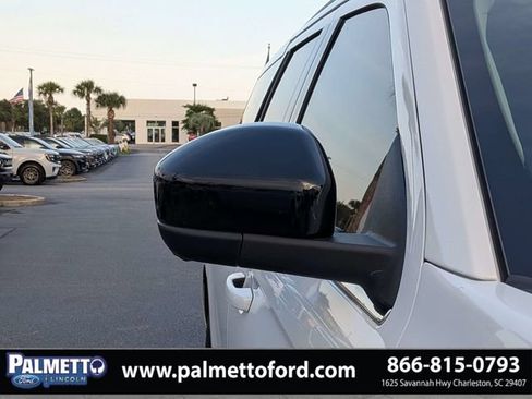 Used 2025 Ford Expedition Active RWD image 11
