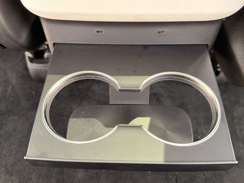 Used 2023 Tesla Model X AWD/4WD image 31