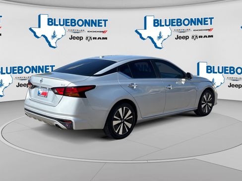 Used 2022 Nissan Altima 2.5 SV w/ SV Premium Package FWD image 5