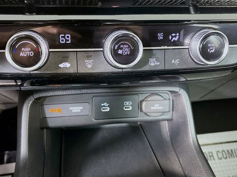 Used 2025 Honda Civic Sport image 22