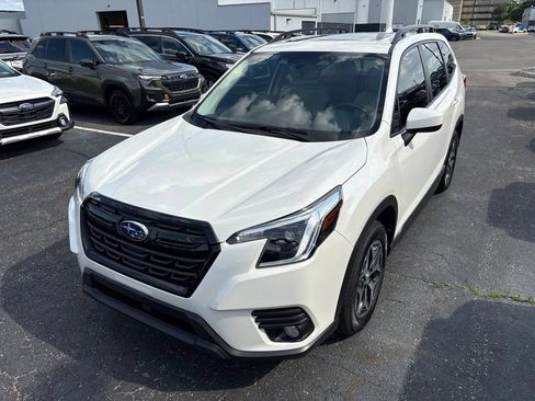 Certified 2023 Subaru Forester Premium AWD/4WD image 6