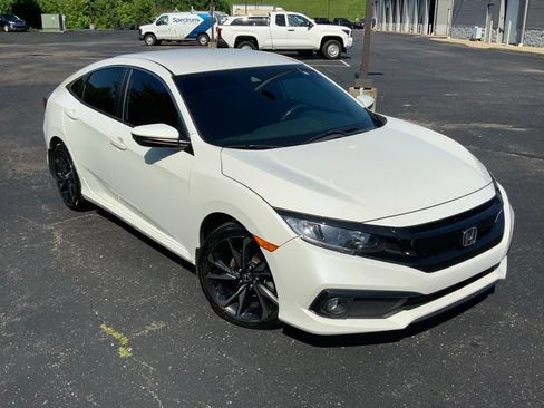 Used 2019 Honda Civic Sport image 2