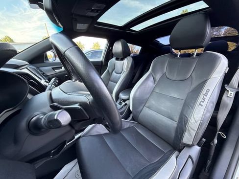 Used 2016 Hyundai Veloster Turbo w/ Option Group 04 FWD image 23