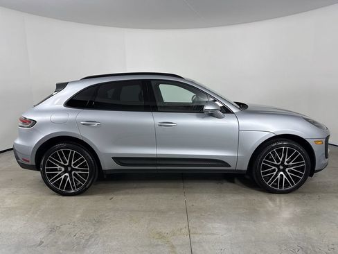 Certified 2024 Porsche Macan AWD/4WD image 8