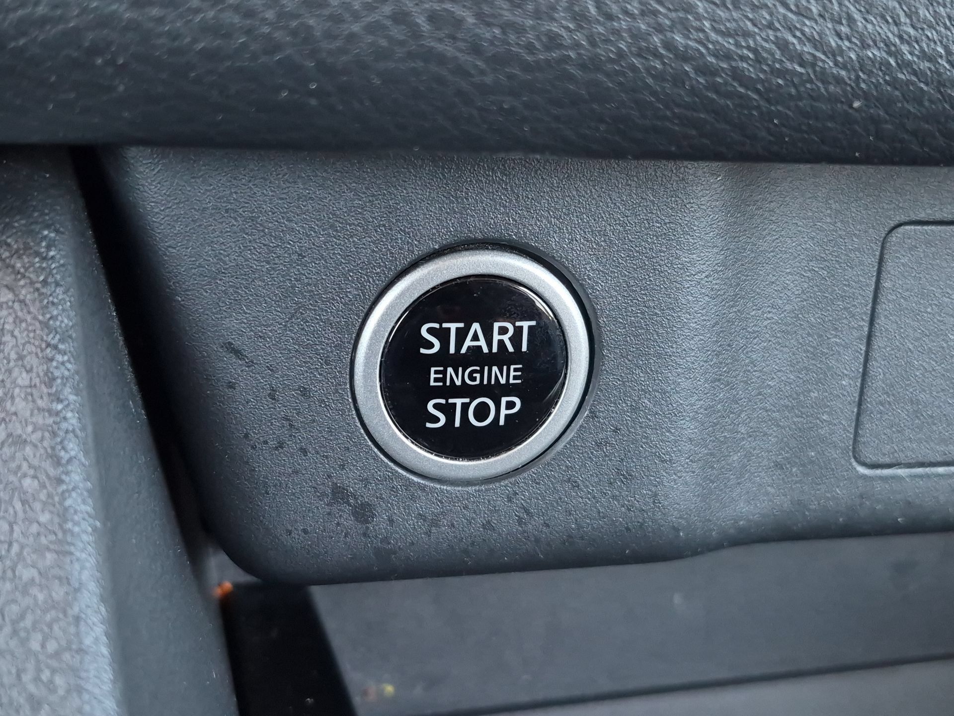 Used 2023 Nissan Rogue SV AWD/4WD image 16