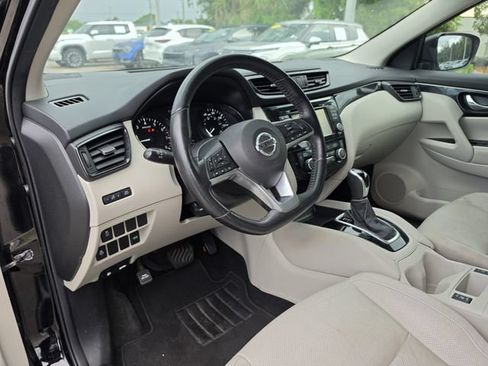 Used 2017 Nissan Rogue Sport SL FWD image 14