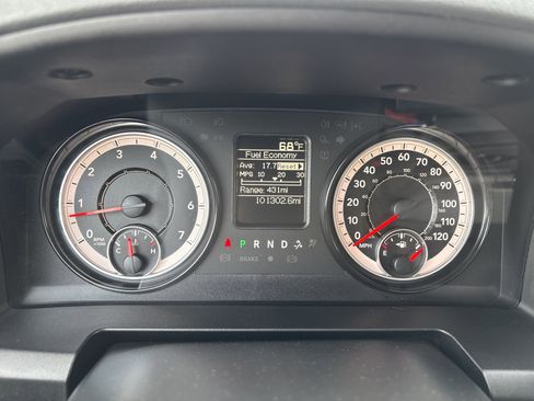 Used 2019 RAM 1500 Express image 25