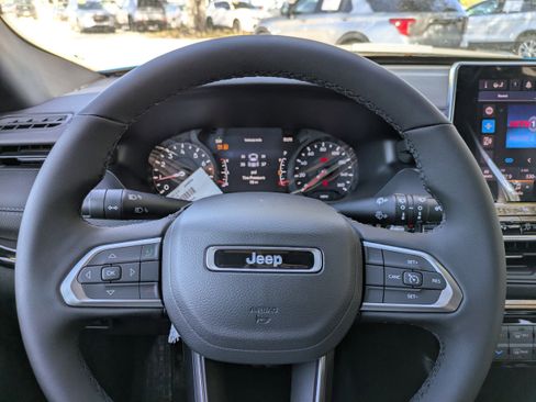 New 2026 Jeep Compass Latitude image 21