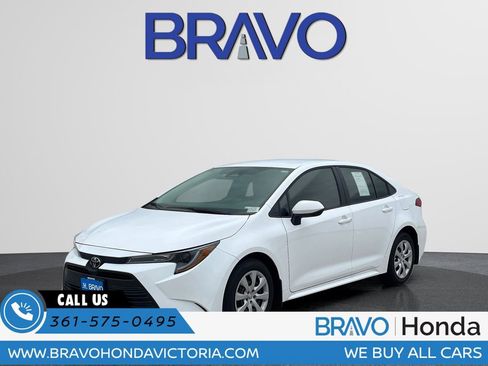 Used 2026 Toyota Corolla LE FWD image 1