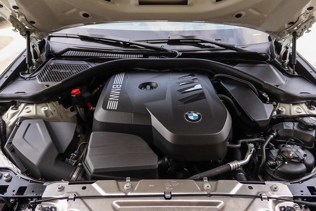 Used 2026 BMW 330i Sedan w/ M Sport Package RWD image 31