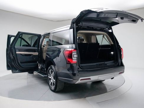 Used 2022 Ford Expedition Max Limited image 19