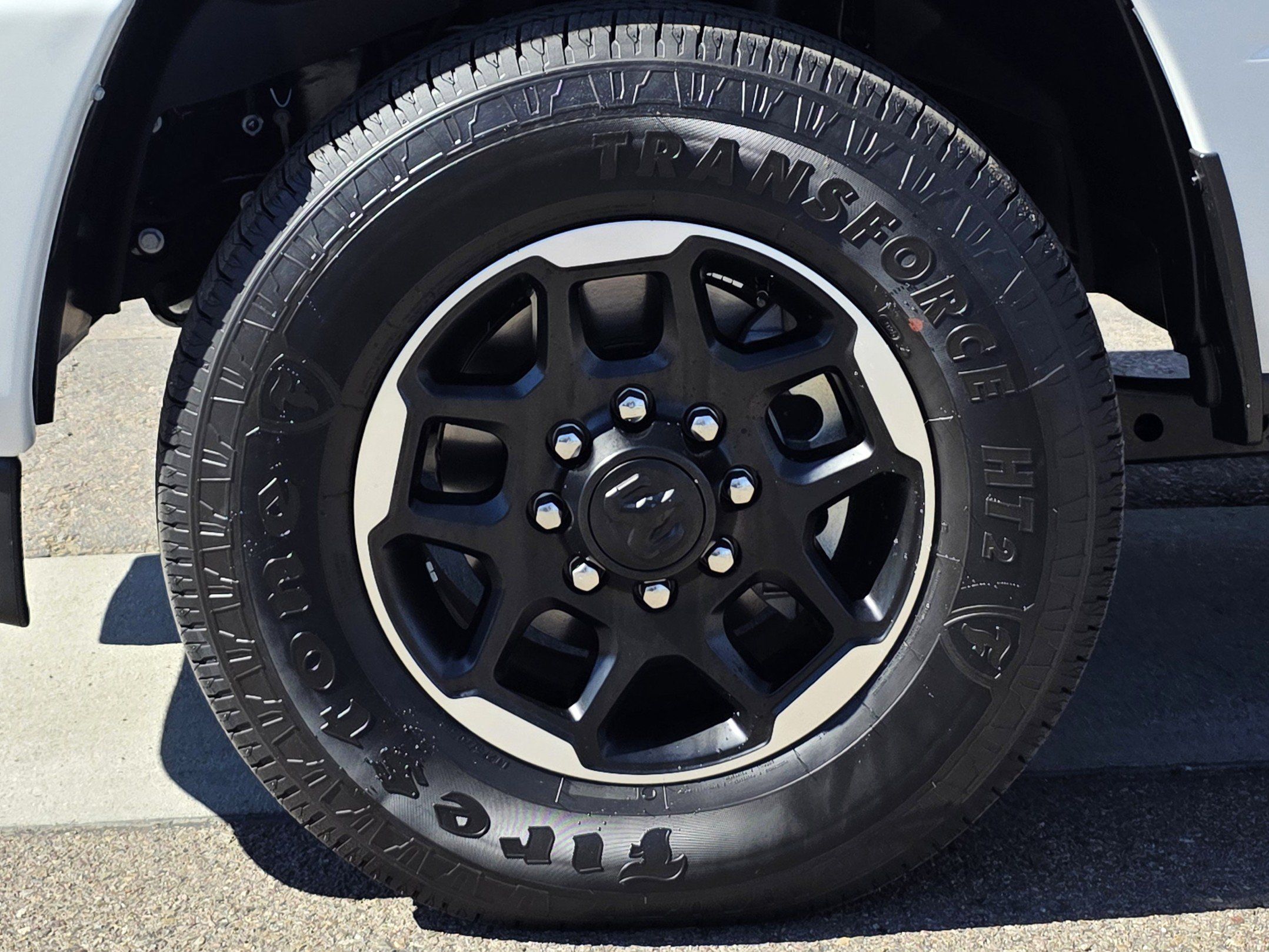 New 2026 RAM 2500 Laramie AWD/4WD image 9