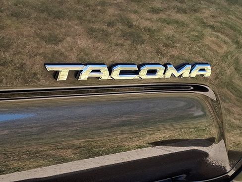 Used 2023 Toyota Tacoma SR5 AWD/4WD image 30