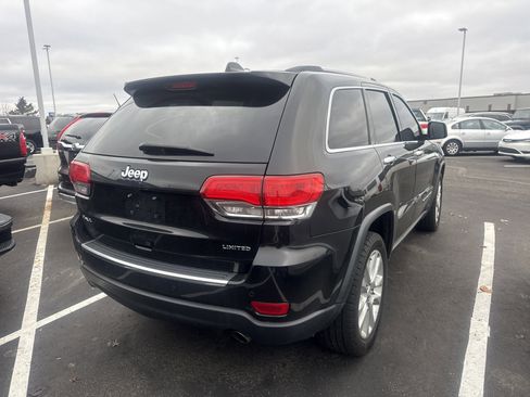 Used 2017 Jeep Grand Cherokee Limited w/ Luxury Group II image 3