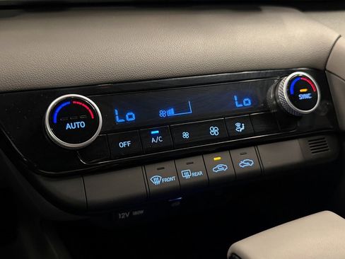 Used 2025 Hyundai Elantra Sport image 14