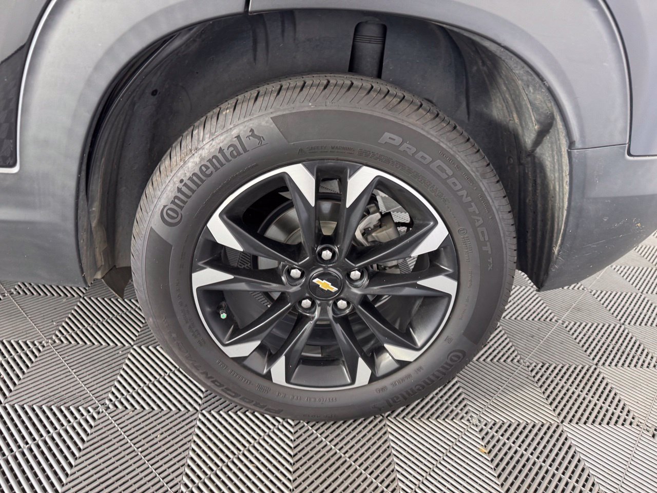 Used 2023 Chevrolet TrailBlazer LT FWD image 12