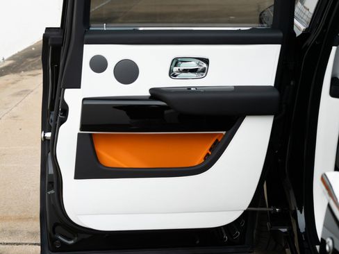 Used 2026 Rolls-Royce Cullinan image 37