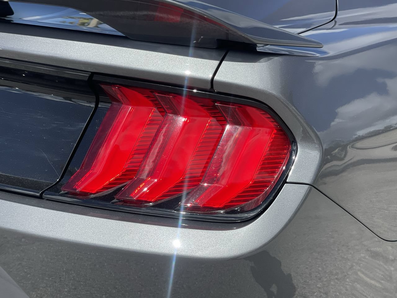 Used 2021 Ford Mustang GT Premium w/ GT Performance Package RWD image 7