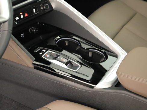 New 2025 Audi Q5 Premium image 17