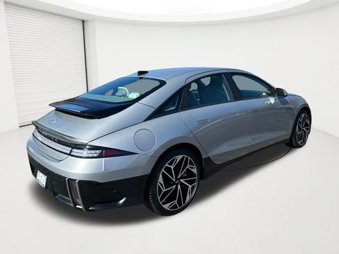 Used 2023 Hyundai Ioniq 6 SEL AWD/4WD image 5