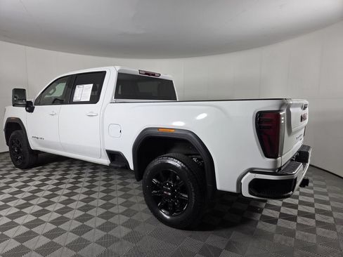 Used 2025 GMC Sierra 2500 AT4 AWD/4WD image 7
