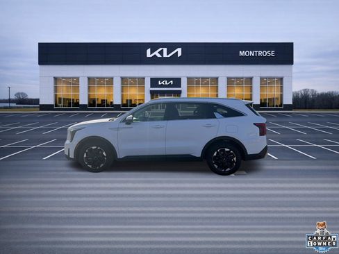 Certified 2024 Kia Sorento S image 7