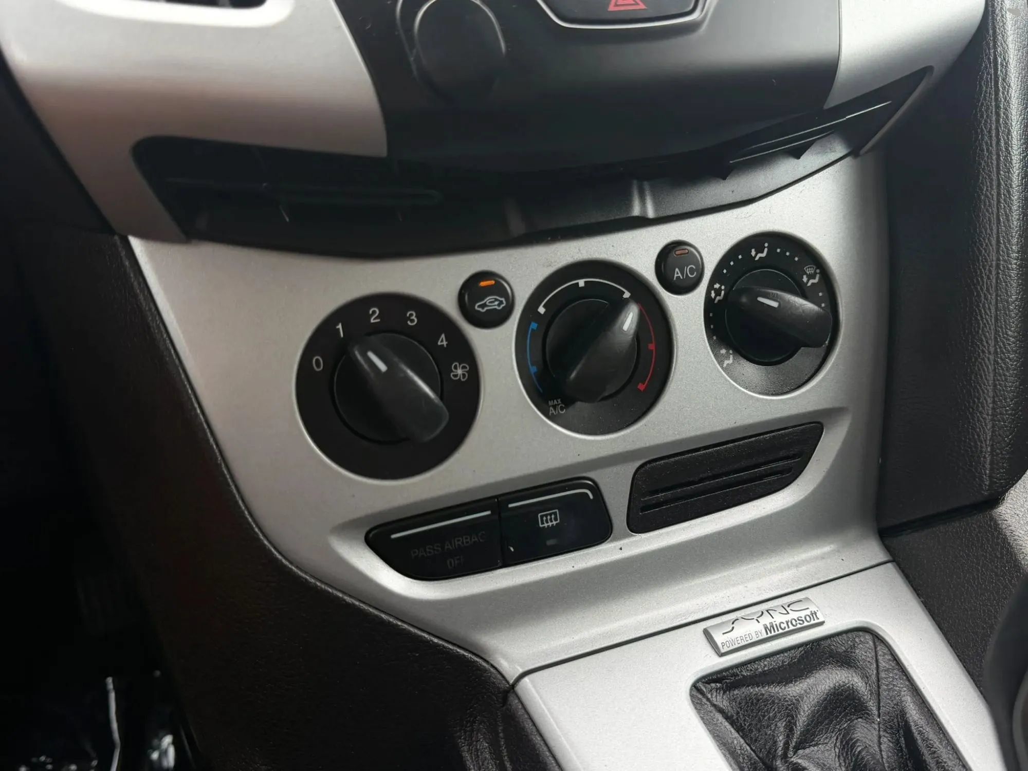 Used 2014 Ford Focus SE FWD image 23