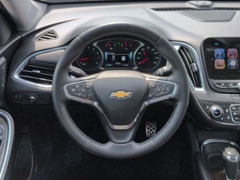 Used 2017 Chevrolet Malibu Premier FWD image 22