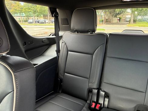 Used 2023 Chevrolet Tahoe Premier AWD/4WD image 37