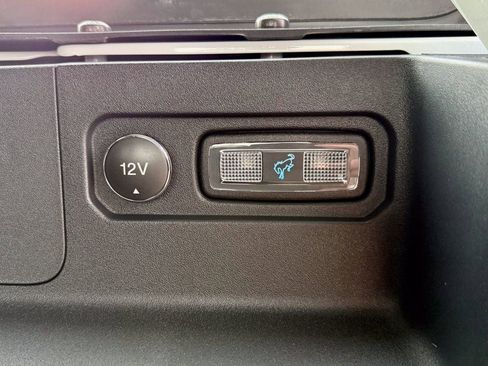 New 2025 Ford Bronco 4-Door image 15