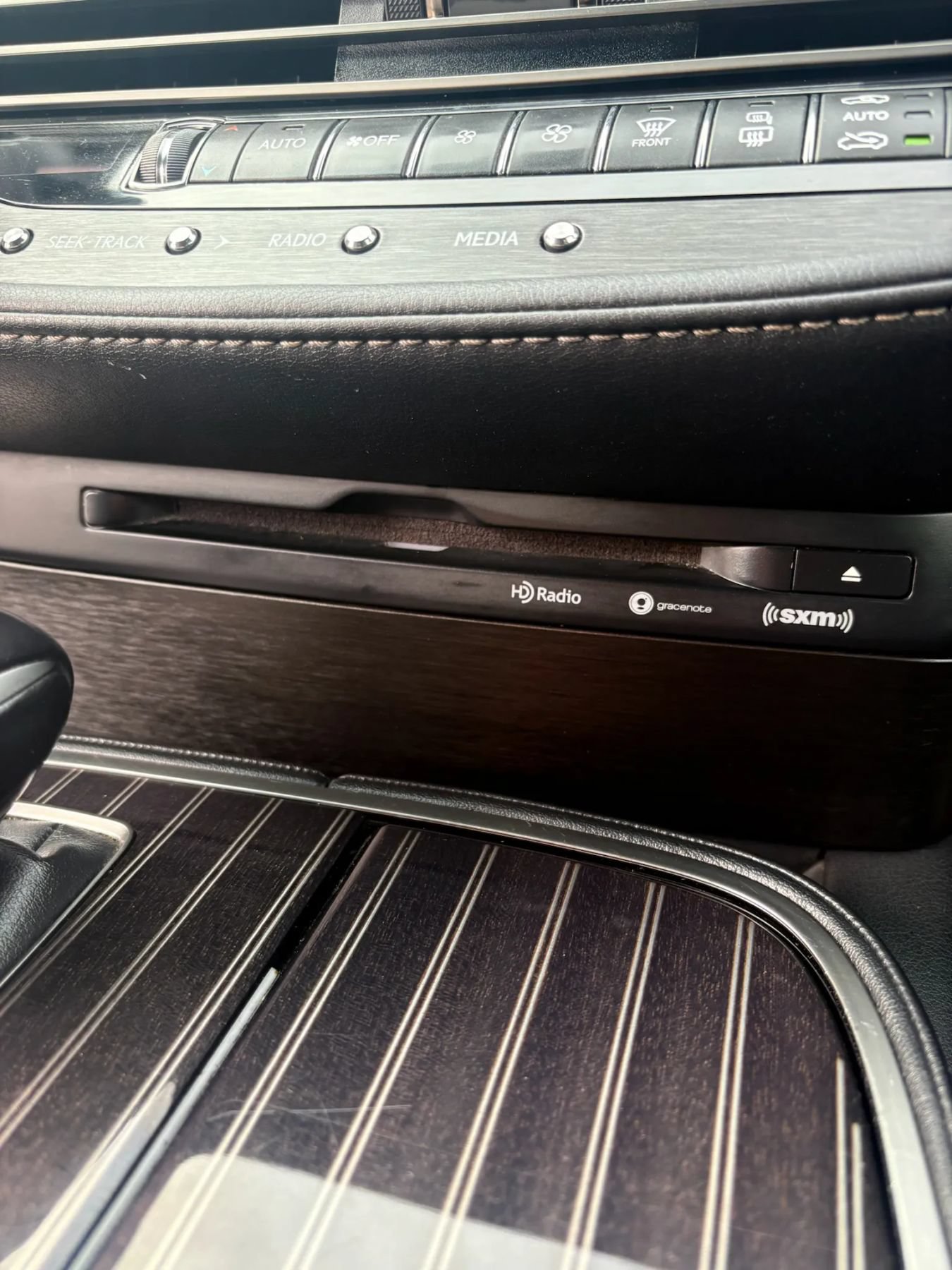 Used 2018 Lexus LS 500h AWD w/ Accessory Package (Z1) image 22