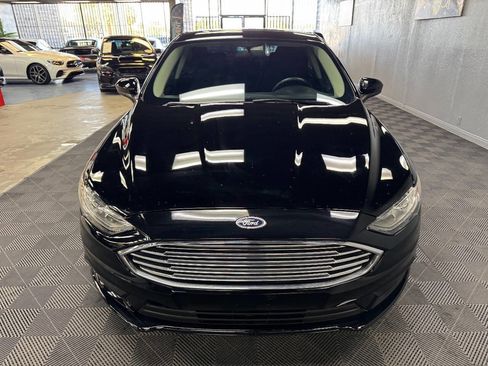 Used 2018 Ford Fusion SE w/ Fusion SE Technology Package image 5